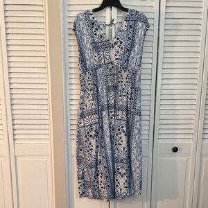 Old Navy Patterned Blue and White Midi Dress